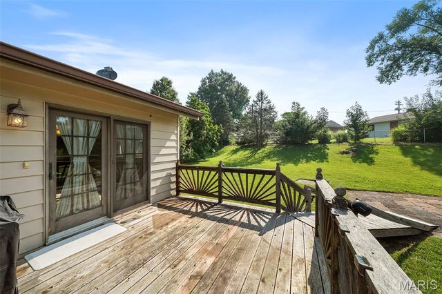 10300 Parkman Drive, St Louis, MO 63123
