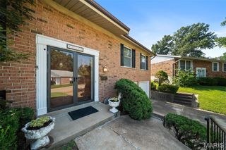 10300 Parkman Drive, St Louis, MO 63123