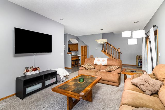 622 2nd Street NW, New Prague, MN 56071