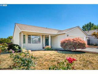 843 E 10TH Ct, Lafayette, OR 97127