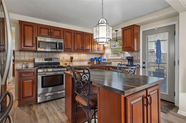 1029 Logan Rd, N Versailles, PA 15137
