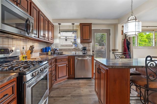 1029 Logan Rd, N Versailles, PA 15137