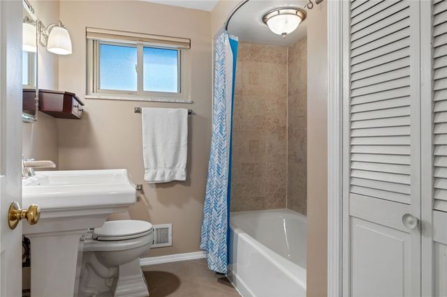 1029 Logan Rd, N Versailles, PA 15137