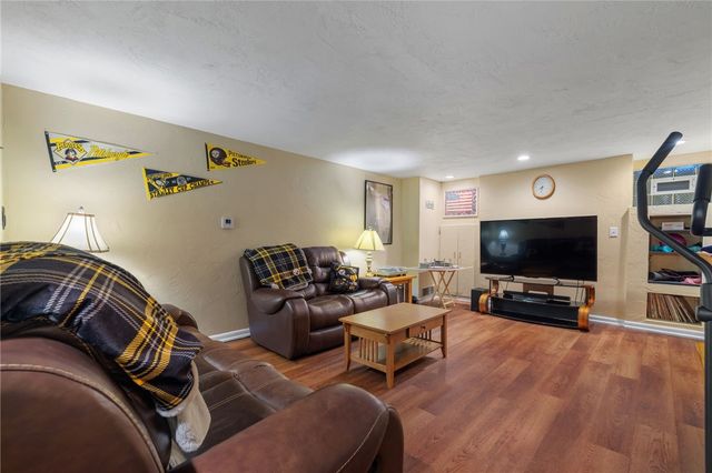 1029 Logan Rd, N Versailles, PA 15137