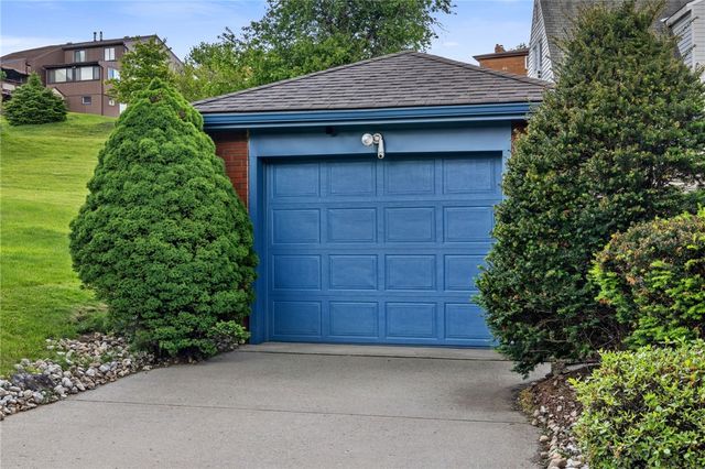 1029 Logan Rd, N Versailles, PA 15137