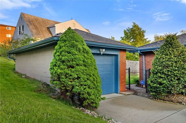 1029 Logan Rd, N Versailles, PA 15137