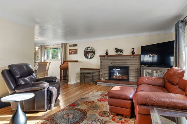 1029 Logan Rd, N Versailles, PA 15137