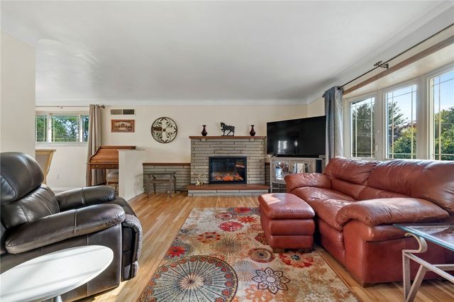 1029 Logan Rd, N Versailles, PA 15137
