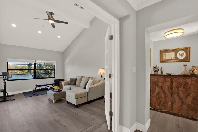 1461 74TH CIRCLE NE, St Petersburg, FL 33702