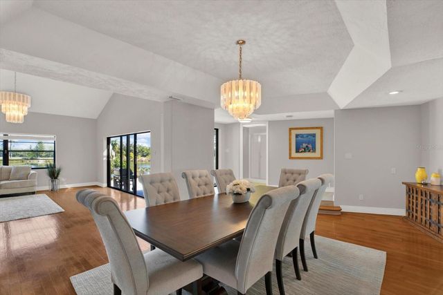 1461 74TH CIRCLE NE, St Petersburg, FL 33702