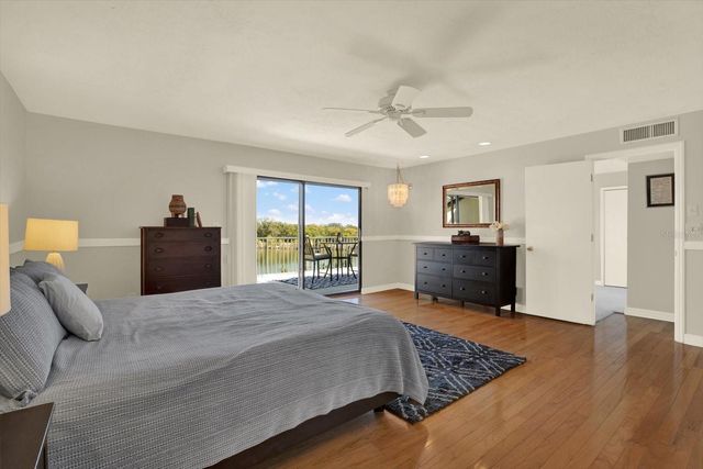 1461 74TH CIRCLE NE, St Petersburg, FL 33702