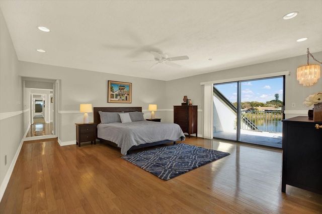 1461 74TH CIRCLE NE, St Petersburg, FL 33702