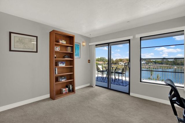 1461 74TH CIRCLE NE, St Petersburg, FL 33702