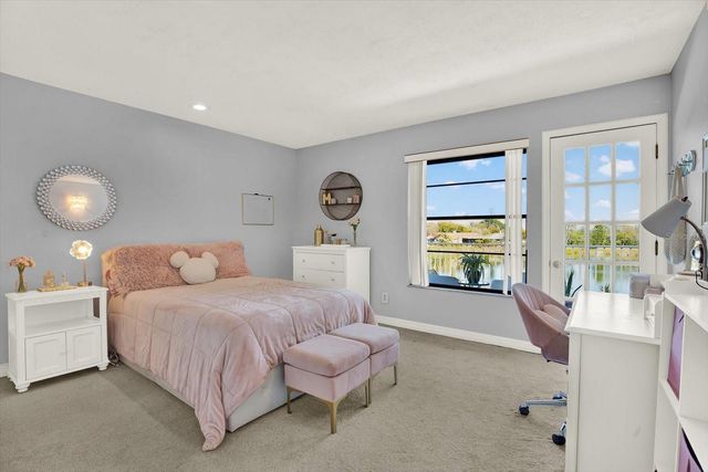 1461 74TH CIRCLE NE, St Petersburg, FL 33702