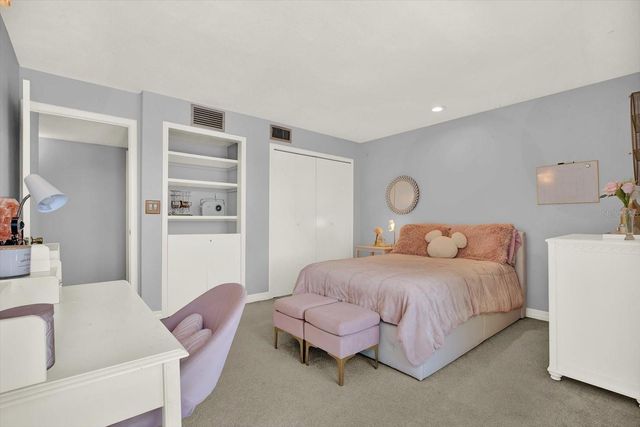 1461 74TH CIRCLE NE, St Petersburg, FL 33702