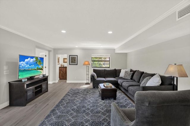 1461 74TH CIRCLE NE, St Petersburg, FL 33702