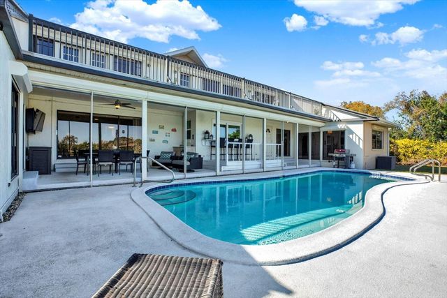 1461 74TH CIRCLE NE, St Petersburg, FL 33702