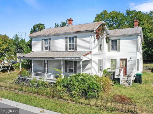 427 THOMPSON ST, Strasburg, VA 22657