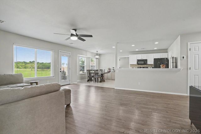 14500 S 279th East Avenue, Coweta, OK 74429