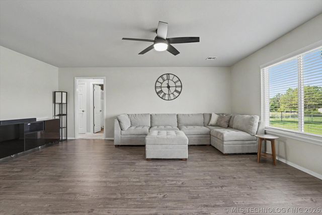 14500 S 279th East Avenue, Coweta, OK 74429