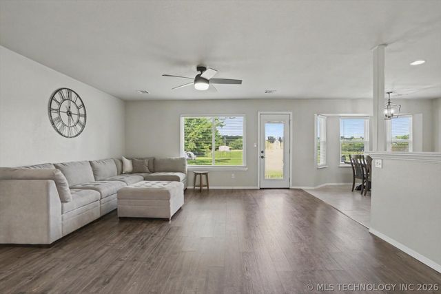 14500 S 279th East Avenue, Coweta, OK 74429