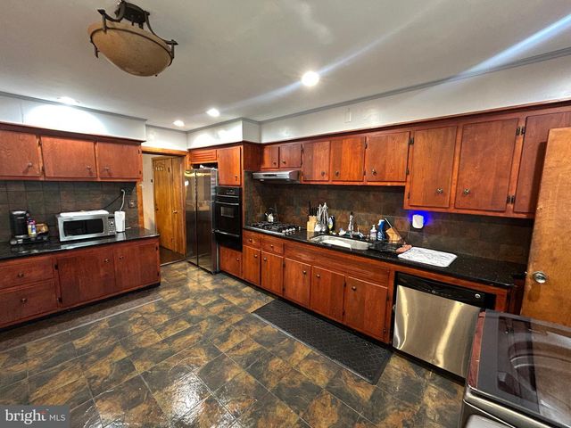145 BAYARD ST, Trenton, NJ 08611