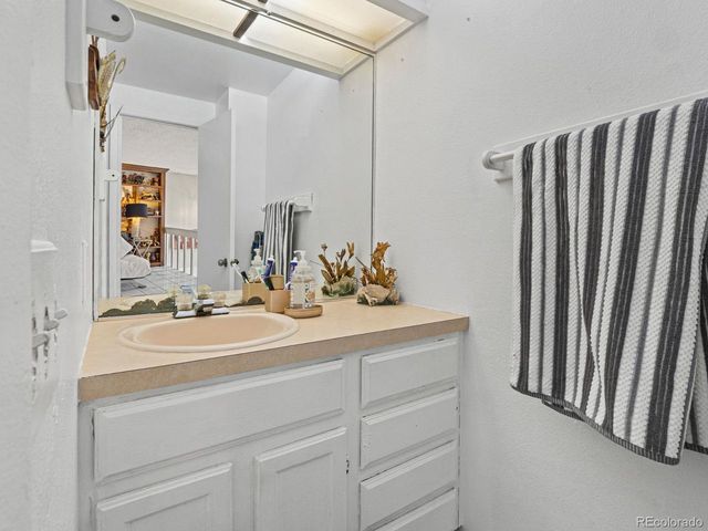 2007 S Hannibal St D, Aurora, CO 80013