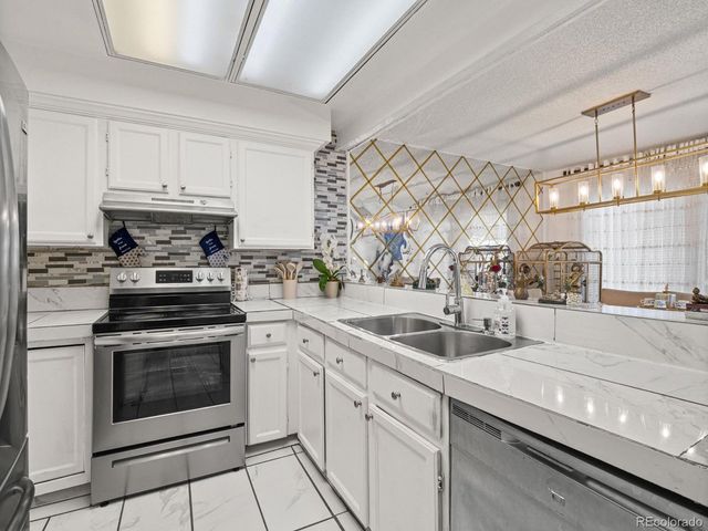 2007 S Hannibal St D, Aurora, CO 80013