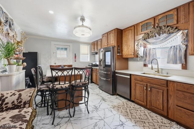 871 Colonia Rd, Elizabeth City, NJ 07208