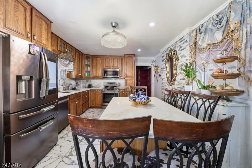 871 Colonia Rd, Elizabeth City, NJ 07208 — photo 2