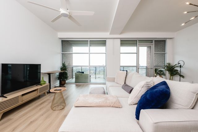 521 President Clinton Ave Apt 1202, Little Rock, AR 72201