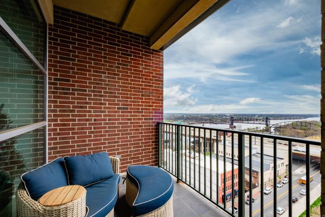 521 President Clinton Ave Apt 1202, Little Rock, AR 72201