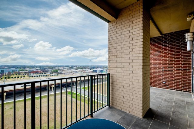 521 President Clinton Ave Apt 1202, Little Rock, AR 72201