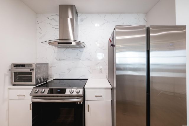 521 President Clinton Ave Apt 1202, Little Rock, AR 72201