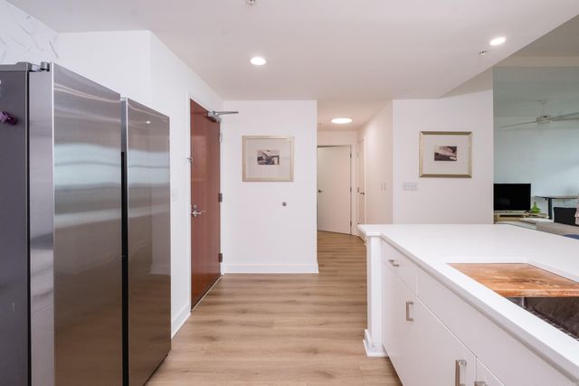 521 President Clinton Ave Apt 1202, Little Rock, AR 72201