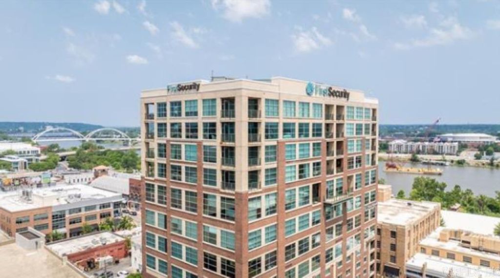 521 President Clinton Ave Apt 1202, Little Rock, AR 72201