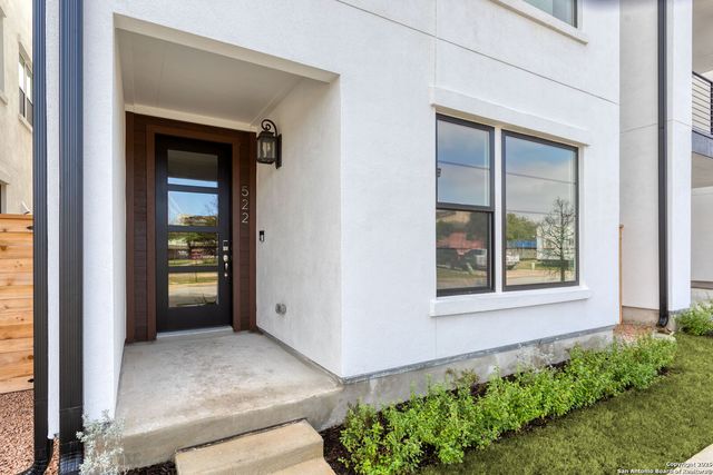 558 McMonigal Pl, San Antonio, TX 78210