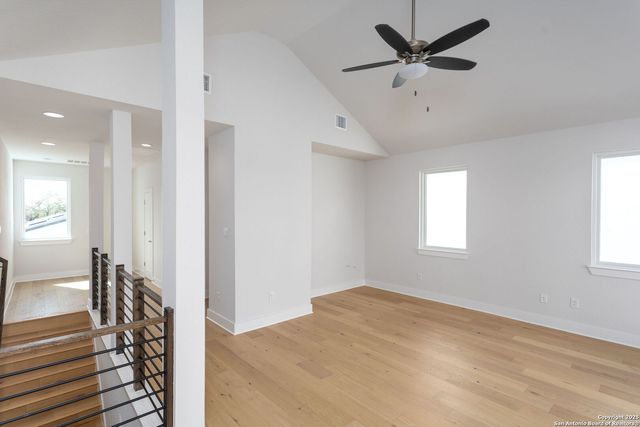 558 McMonigal Pl, San Antonio, TX 78210
