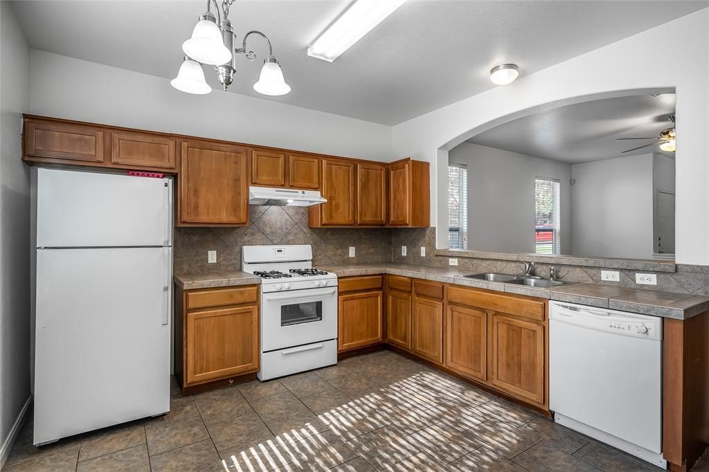 2518 Allred DR A, Austin, TX 78748