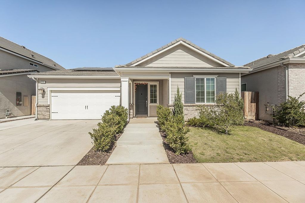 Image 1 of property listing at 4161 Mitchell Avenue, Clovis, CA 93619