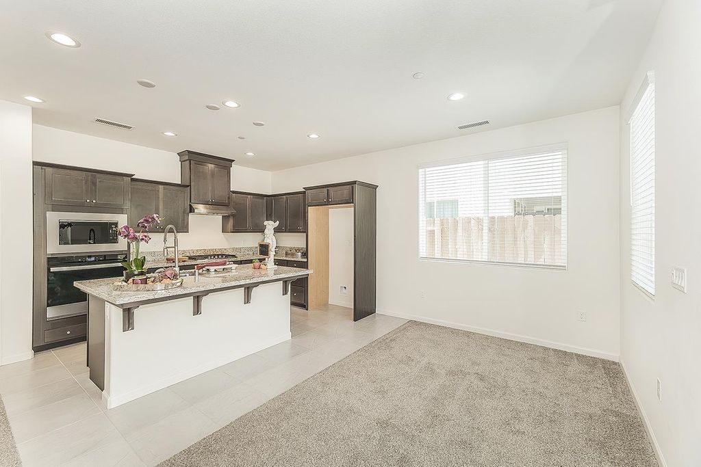 Image 28 of property listing at 4161 Mitchell Avenue, Clovis, CA 93619