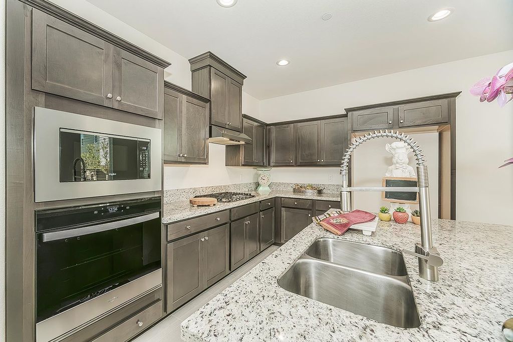 Image 3 of property listing at 4161 Mitchell Avenue, Clovis, CA 93619