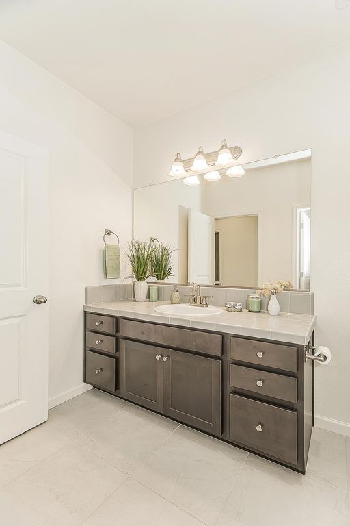 Image 41 of property listing at 4161 Mitchell Avenue, Clovis, CA 93619