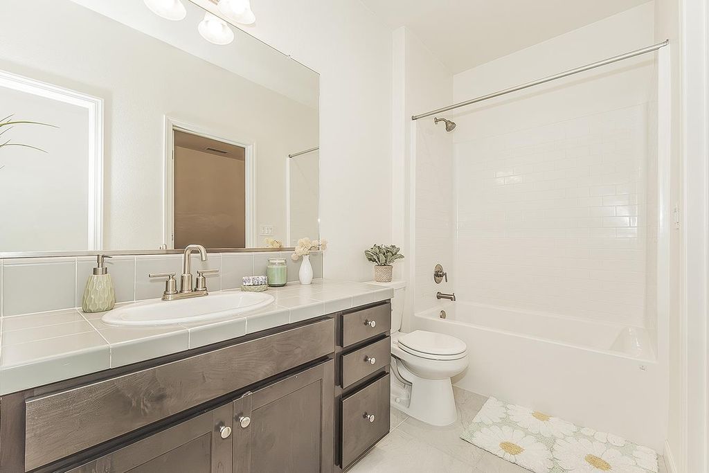 Image 43 of property listing at 4161 Mitchell Avenue, Clovis, CA 93619
