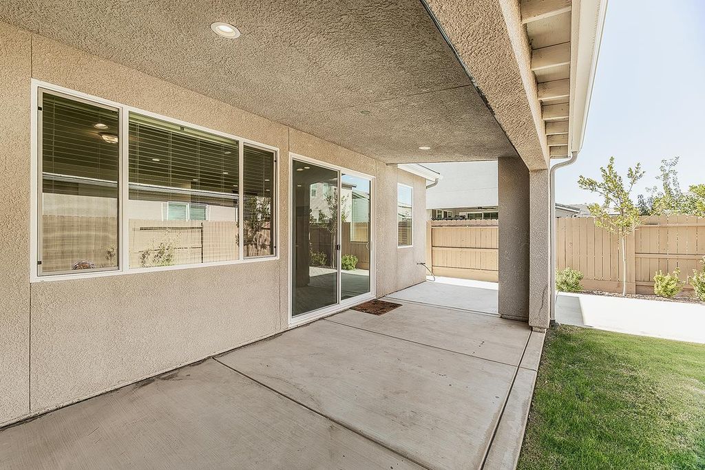 Image 50 of property listing at 4161 Mitchell Avenue, Clovis, CA 93619