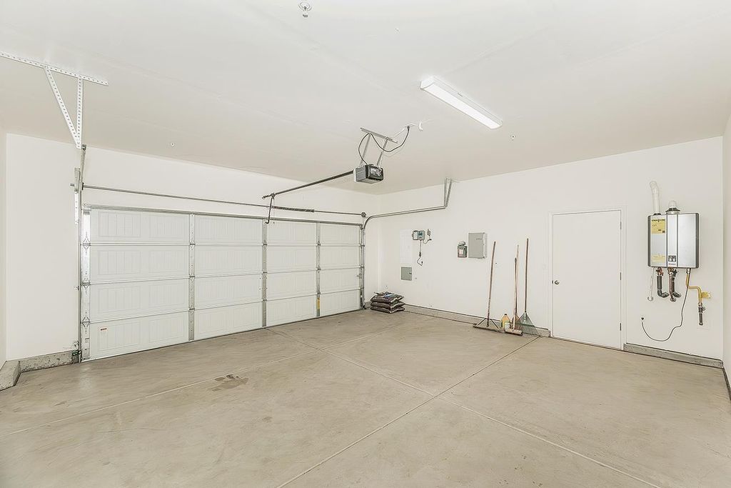 Image 55 of property listing at 4161 Mitchell Avenue, Clovis, CA 93619
