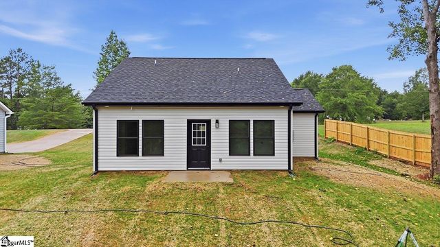 453 Bill Lattimore Road, Chesnee, SC 29323