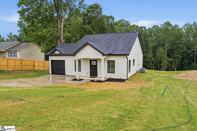 453 Bill Lattimore Road, Chesnee, SC 29323