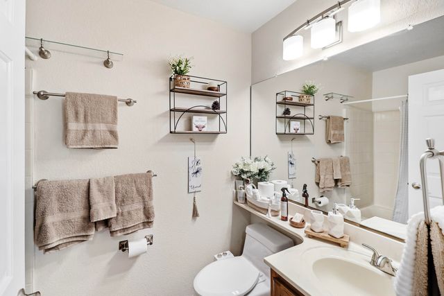 200 Ridgetop Drive, APT 31, Redding, CA 96003