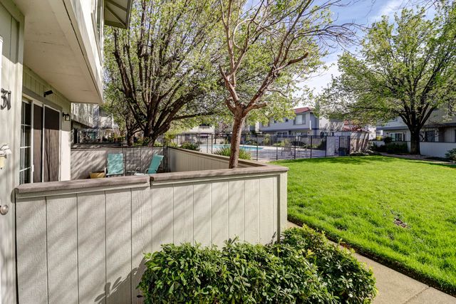 200 Ridgetop Drive, APT 31, Redding, CA 96003